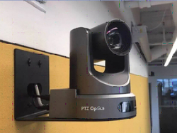Een professionele PTZ Optics HCM-1-WH wallmount bracket voor PTZ Optics